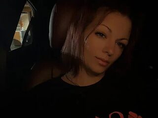 BionicBunni live webcam thumbnail