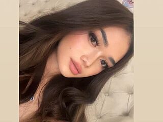 Bitchy_mia live webcam thumbnail