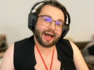 bignaughtyben live webcam thumbnail