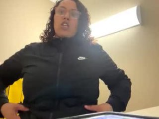 bigtittym11 live webcam thumbnail