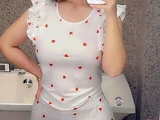bitchsana live webcam thumbnail
