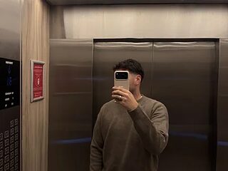 bitebiendure077 live webcam thumbnail