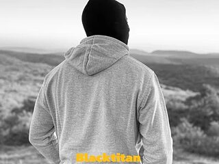 BlackTitan live webcam thumbnail