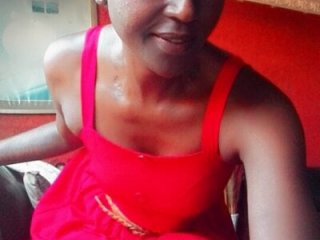 Blackbeautypearl120 live webcam thumbnail