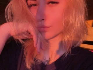 BlondeBun live webcam thumbnail