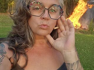 Blondejenn live webcam thumbnail