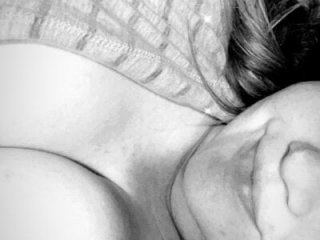 Blondygirl01 live webcam thumbnail