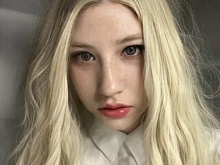 Blondygirl1 live webcam thumbnail