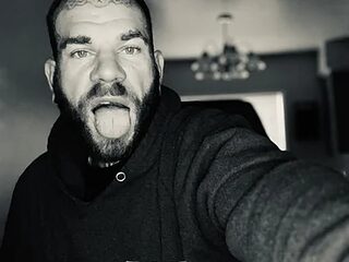 BlueCollarTattoos live webcam thumbnail
