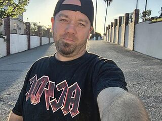 Blue_Eyed_God live webcam thumbnail