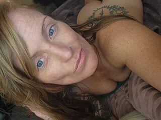 Blue_Persuasion live webcam thumbnail