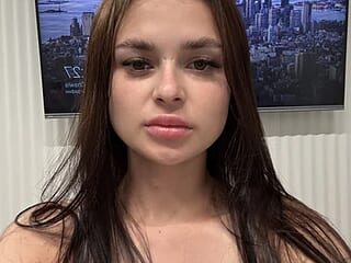 BlushingTask live webcam thumbnail