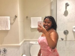 blackFatAssX live webcam thumbnail