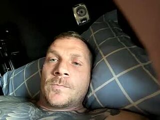 blahblah53402 live webcam thumbnail