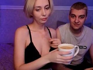 blond_icee live webcam thumbnail