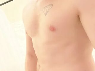 blondeandthick live webcam thumbnail