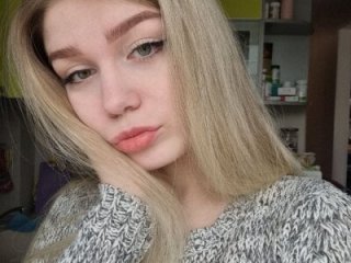 blondie_lina live webcam thumbnail
