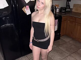 blondieangel24 live webcam thumbnail