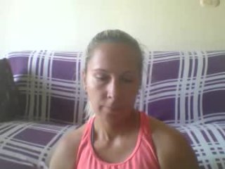 blondiepam23 live webcam thumbnail