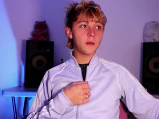 blue_boy_1 live webcam thumbnail
