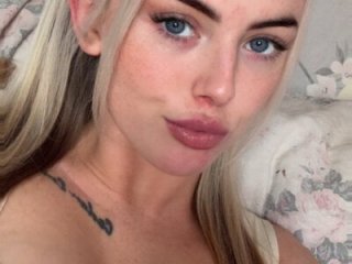 Bonnie-Blonde live webcam thumbnail