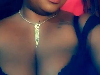 Boobsbae15 live webcam thumbnail