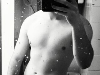 Boy18cm93 live webcam thumbnail