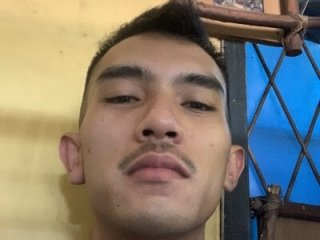 BoyPablo22 live webcam thumbnail