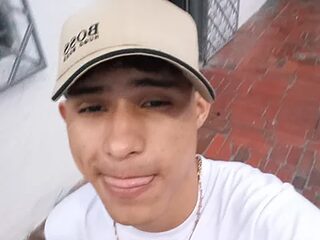 Boys_xxx_ live webcam thumbnail