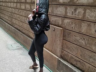 booty-girl live webcam thumbnail
