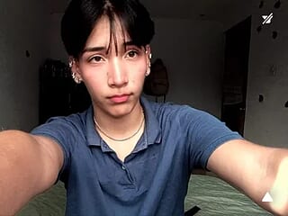 bow_doll live webcam thumbnail