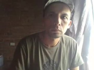 boycumlatino21 live webcam thumbnail