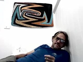 boyinneed101 live webcam thumbnail