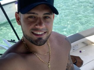 Brandon_girls69hot live webcam thumbnail