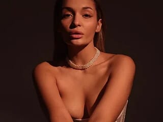 BreannaBre live webcam thumbnail