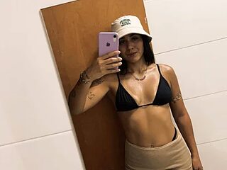 Brenda_Mooree live webcam thumbnail