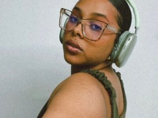 Brianasmile_ live webcam thumbnail