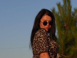 BrilliantGirll live webcam thumbnail