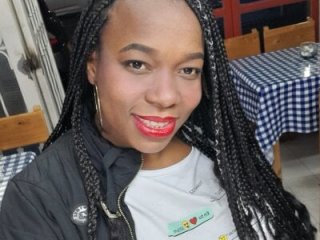 Britany_2-7 live webcam thumbnail