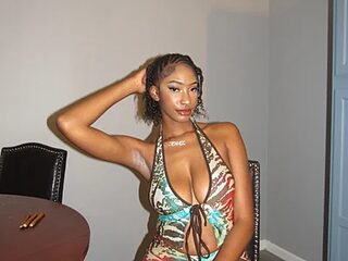 Brooke012 live webcam thumbnail