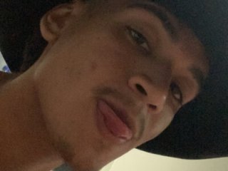 Bruno18cmmmmkk live webcam thumbnail