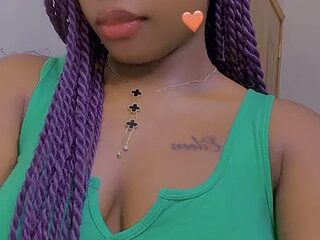 briana_cydy live webcam thumbnail