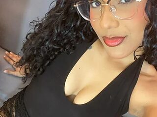 brunettegirls_18 live webcam thumbnail