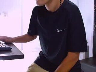 bryan_pirs live webcam thumbnail
