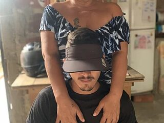 BURBUJA_y_CABALLERO live webcam thumbnail