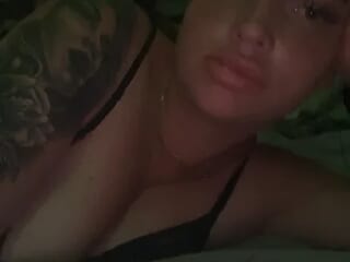 BustyBunny40 live webcam thumbnail