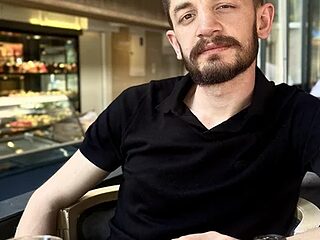 buraktoprakk live webcam thumbnail