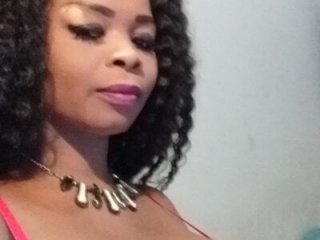 bustylaura4u live webcam thumbnail