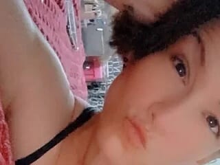 Calissweetestchick_1M live webcam thumbnail
