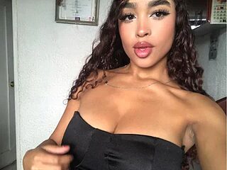 CamilaFlirt live webcam thumbnail